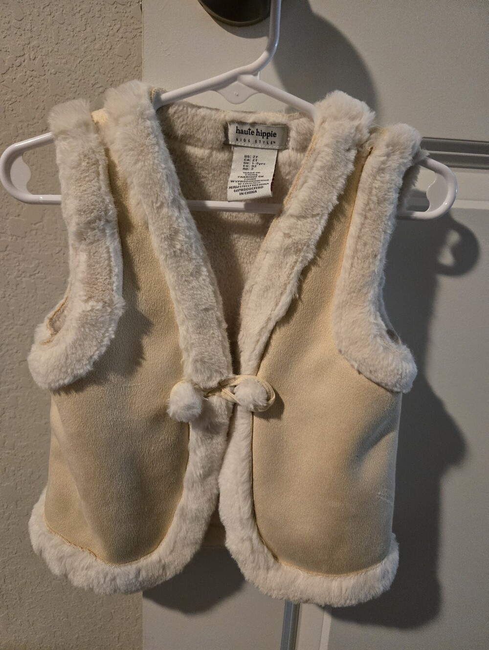 Girl's Haute Hippie Faux Fur And Faux Seude Beige Vest. Size 2T.